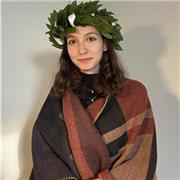 Laureanda magistrale in Filologia classica (laureata in Lettere classiche), disponibile per lezioni di latino, greco, italiano e storia